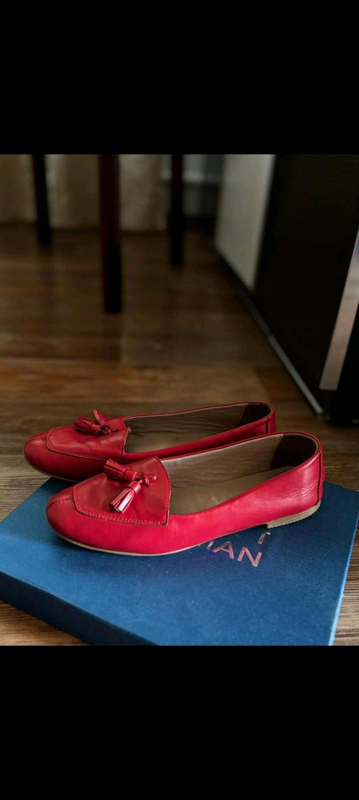Балетки кожаные,в отличном качестве и состоянии, в трендовом цвете