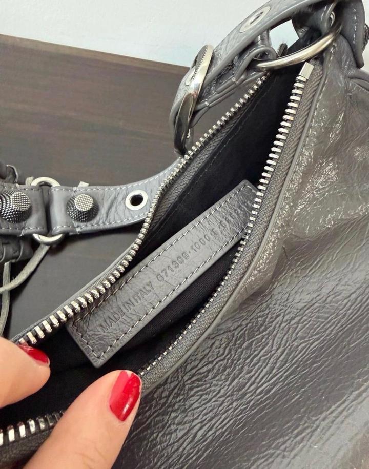 Сумка Balenciaga Le Cagole XS