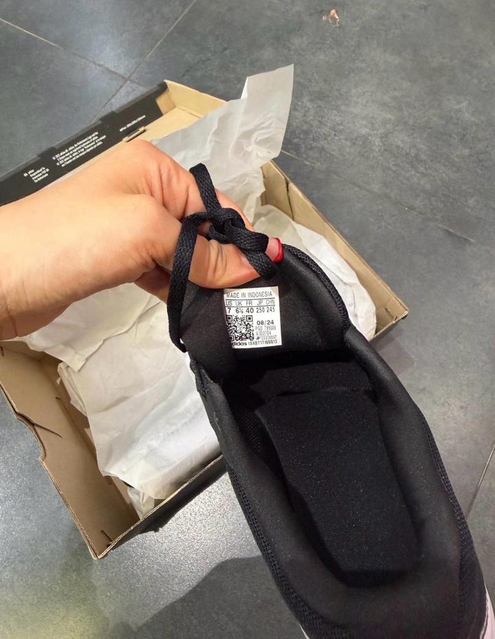 Кроссовки Adidas