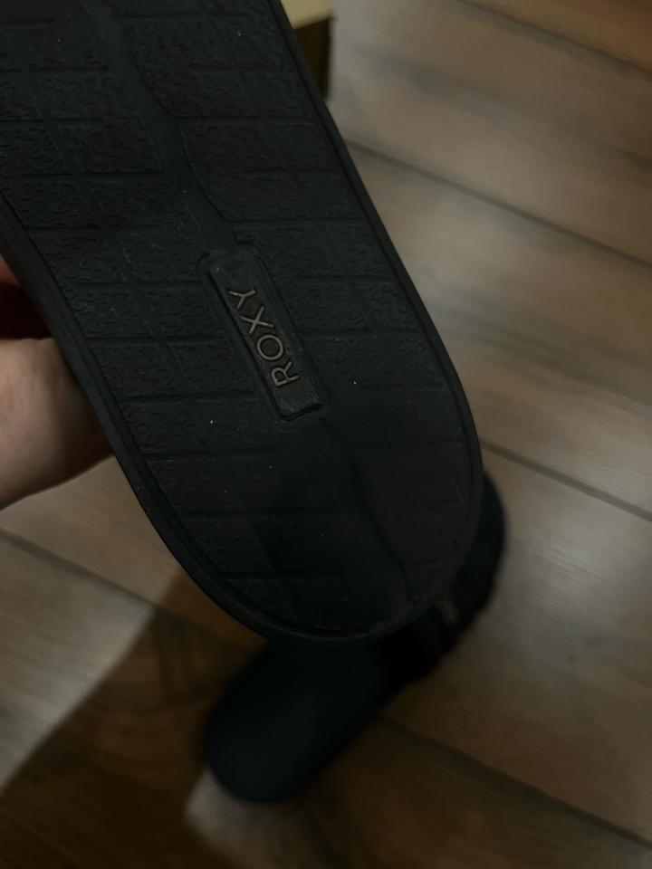 Резиновые сланцы Roxy