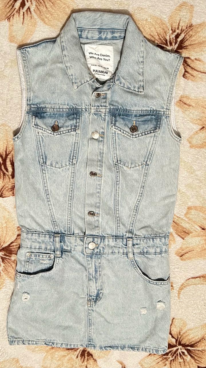 Джинсовое платье сарафан мини без рукавов