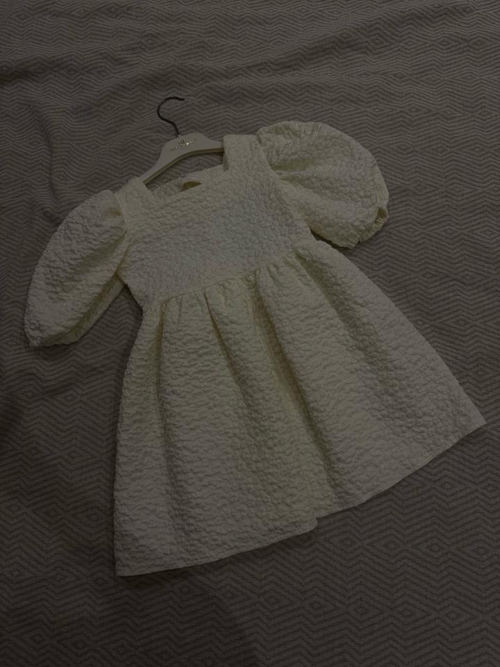 Белое платье на девочку