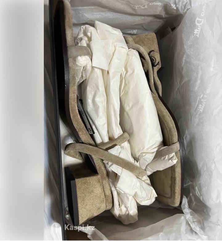 замшевые босоножки Massimo Dutti