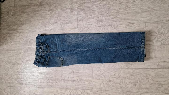 Джинсы 140 petit bery