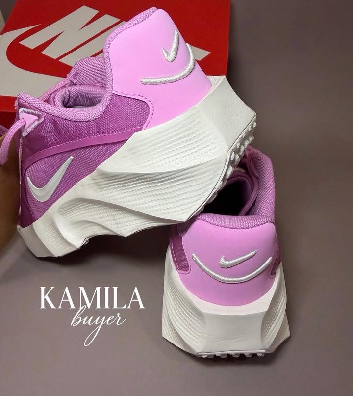 Кроссовки Nike