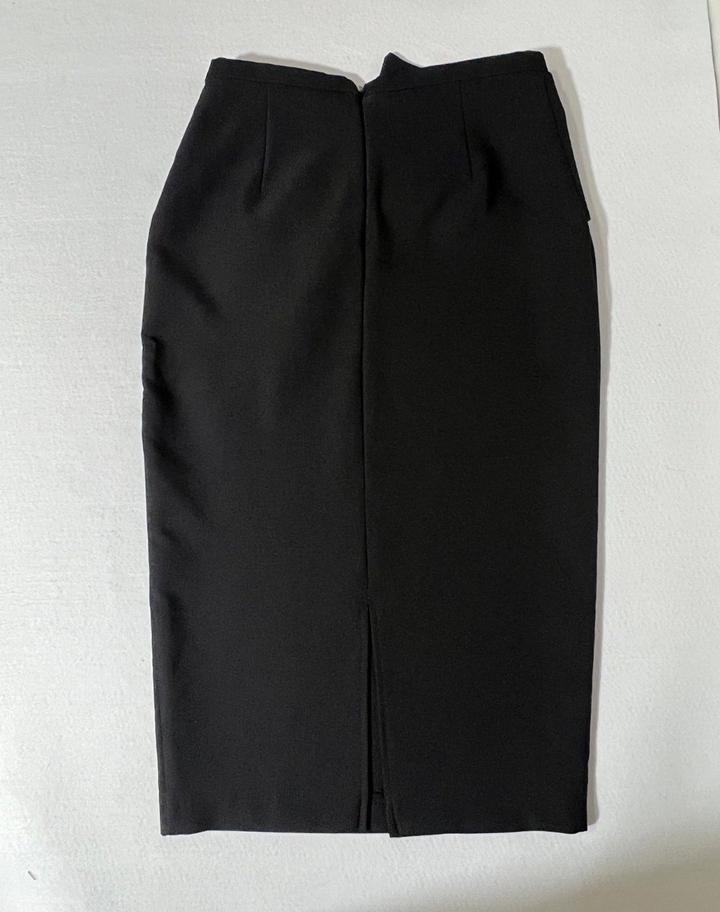 Новая юбка размер между 44 и 46 талия 67-69 см чёрная офисная карандаш футляр