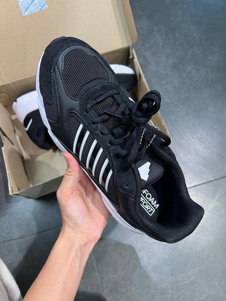 Кроссовки Adidas