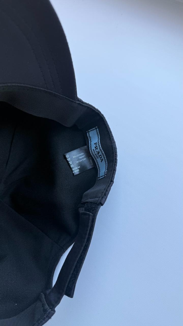 Кепка Prada