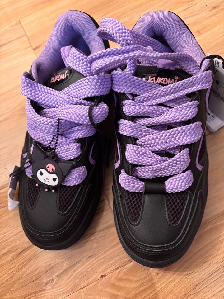 Продам кросовки куроми Bershka