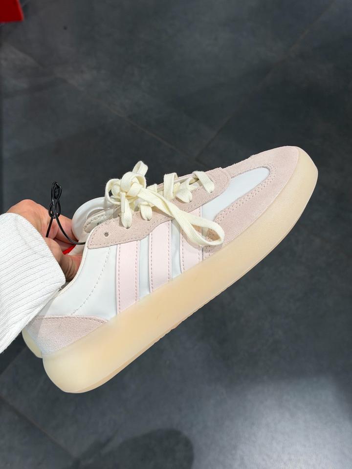 Кроссовки adidas