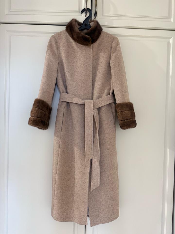 Пальто из натуральной шерсти