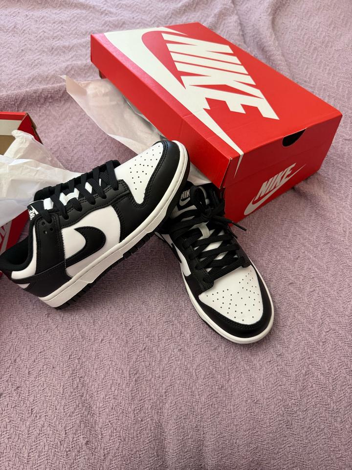 продам новые nike dunk low