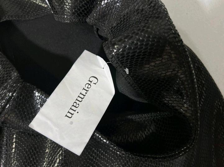 Новая юбка прямая р M L (46) змея чешуя блеск