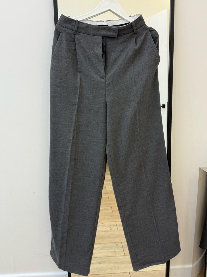 Комплект из жилетки no name и брюк Zara