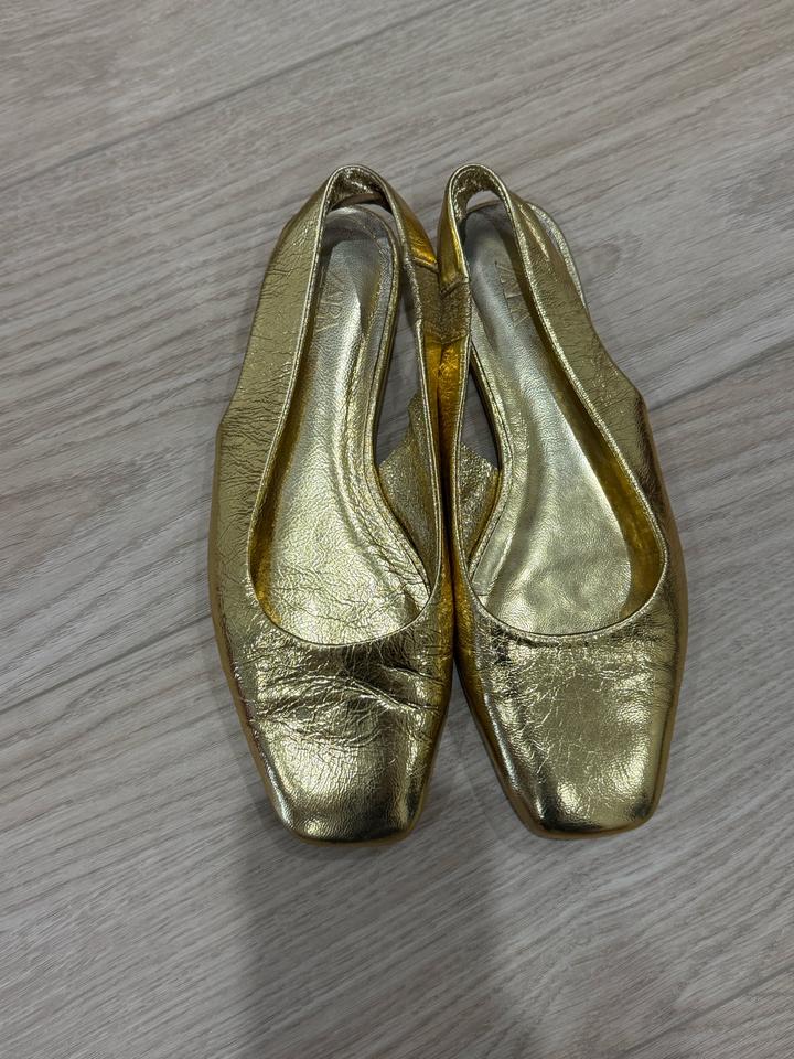 Продам золотистые балетки Zara 37 размер