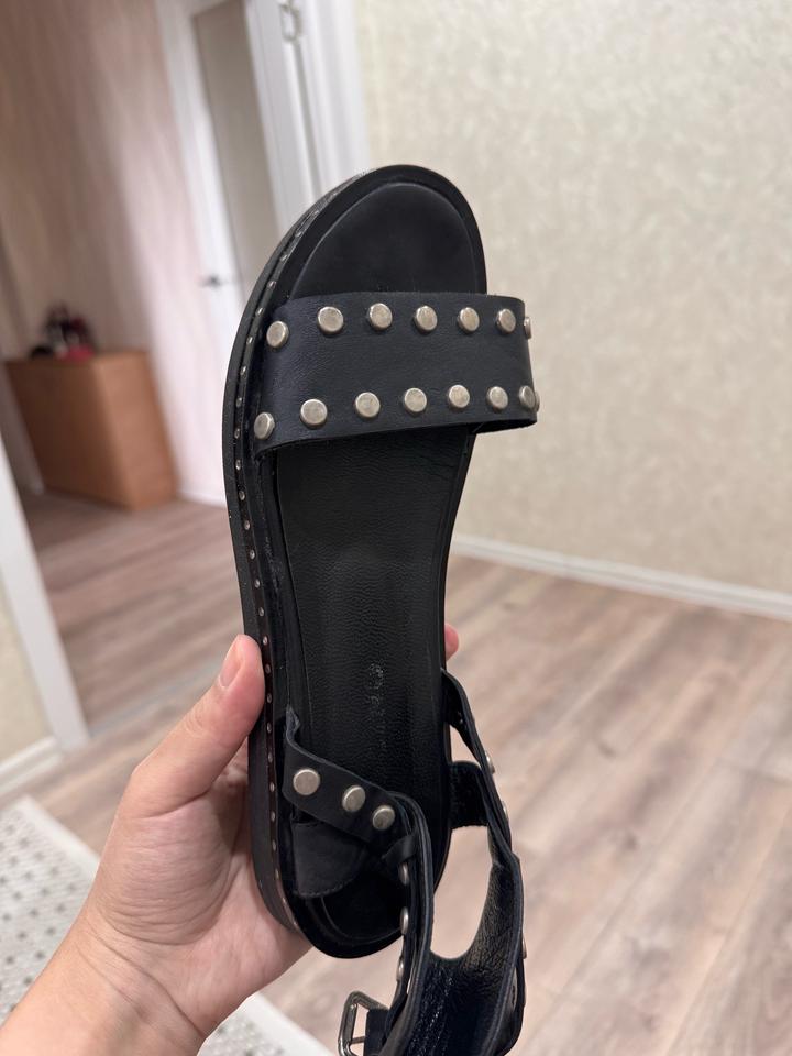 Продам сандали