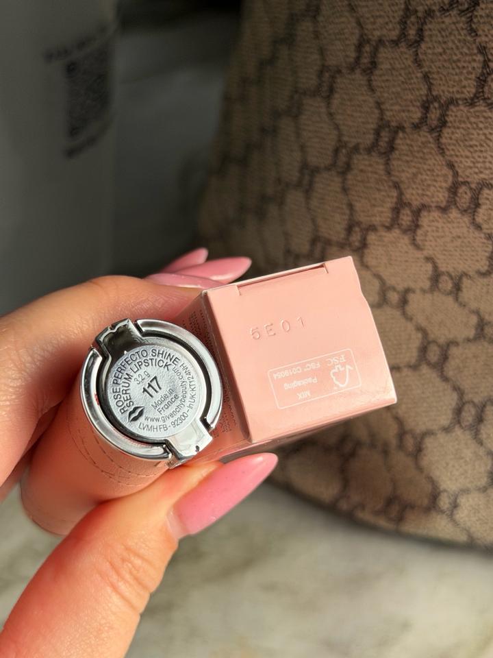 🌸 Givenchy Rose Perfecto Shine Serum Lipstick 🌸117