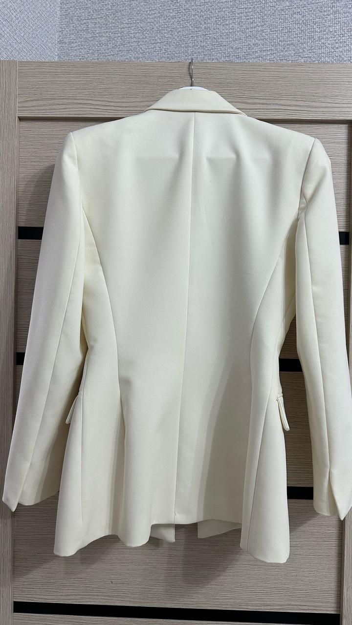 Белый пиджак Zara