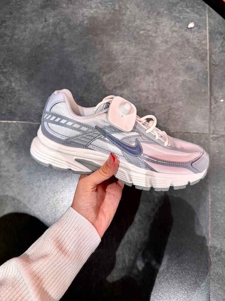 Кроссовки Nike