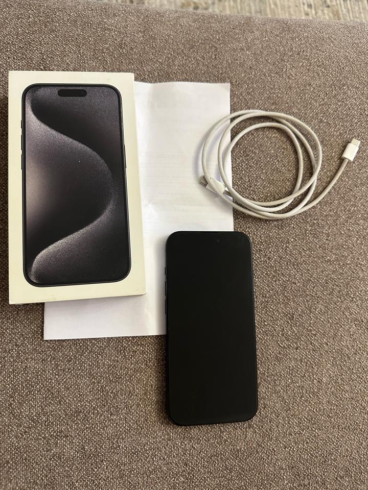 iPhone 15 pro 512gb