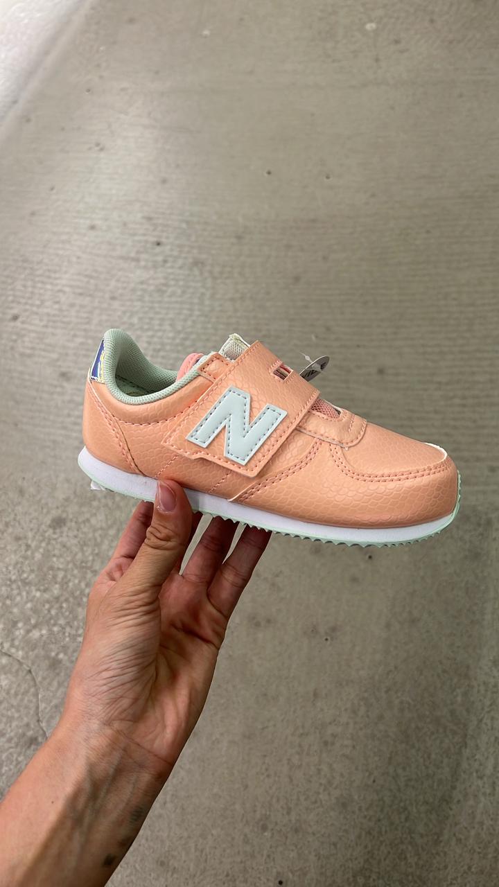 Кроссовки new balance