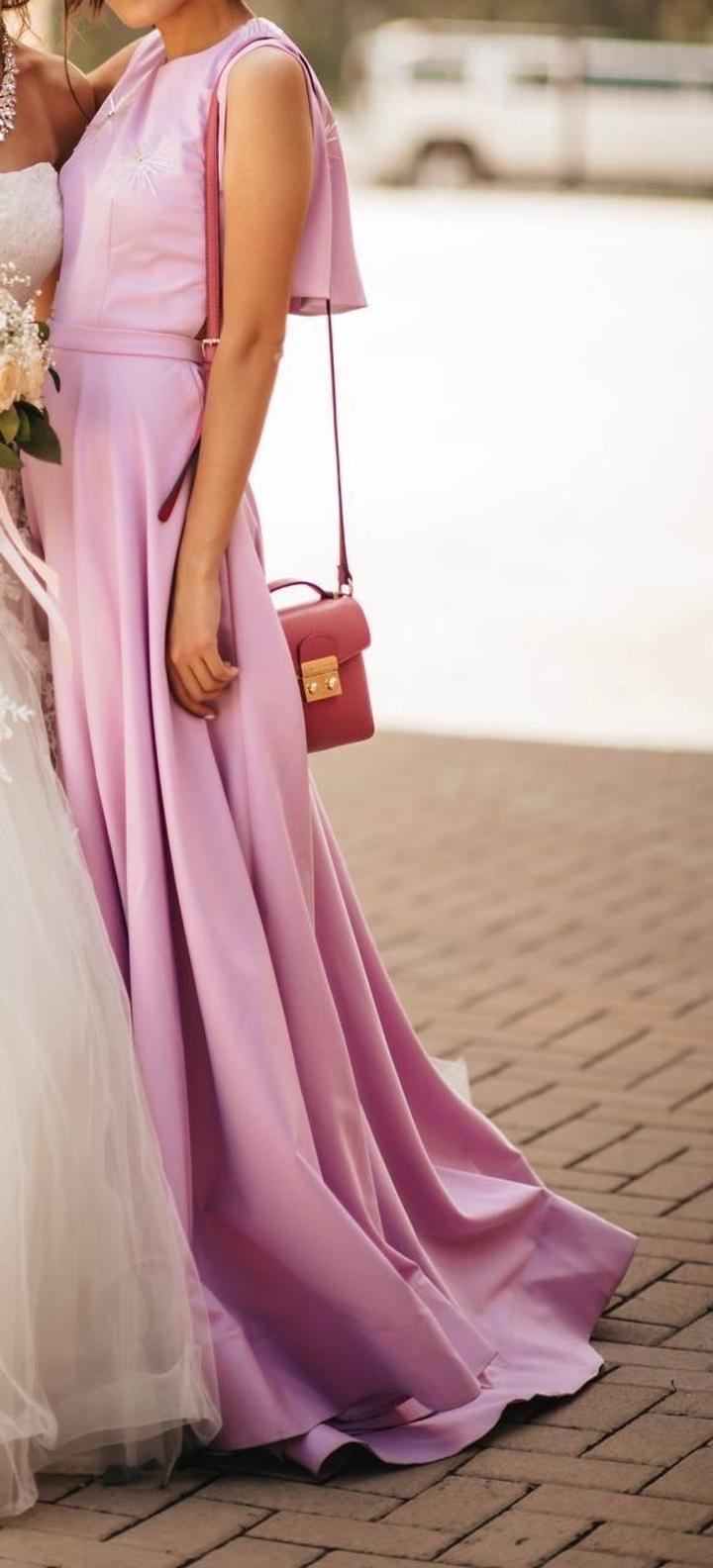 Вечернее платье