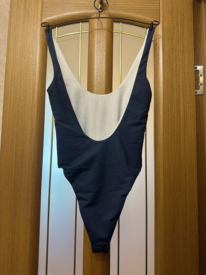 Слитный купальник