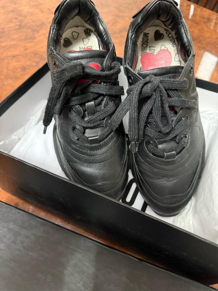 Крассовки Moschino Love