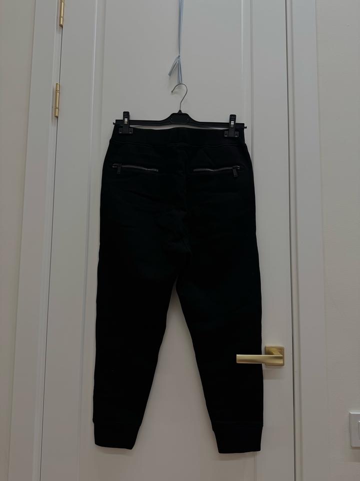 классический мужской свитшот Dsquared2 из коллекции Cool Fit и брюки