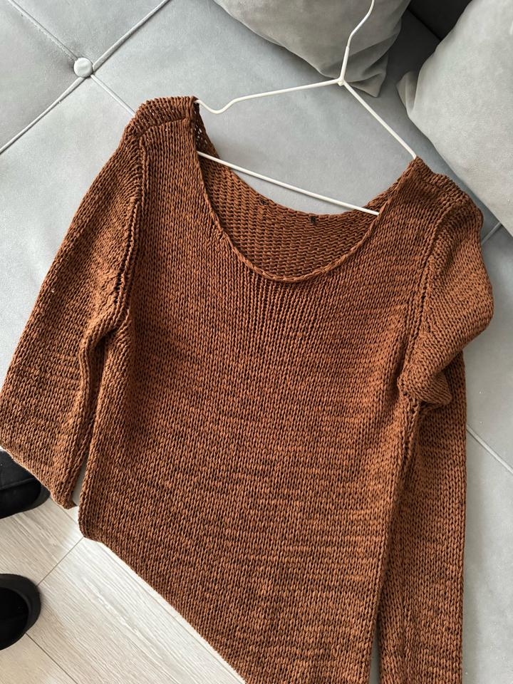 Вязаный свитер