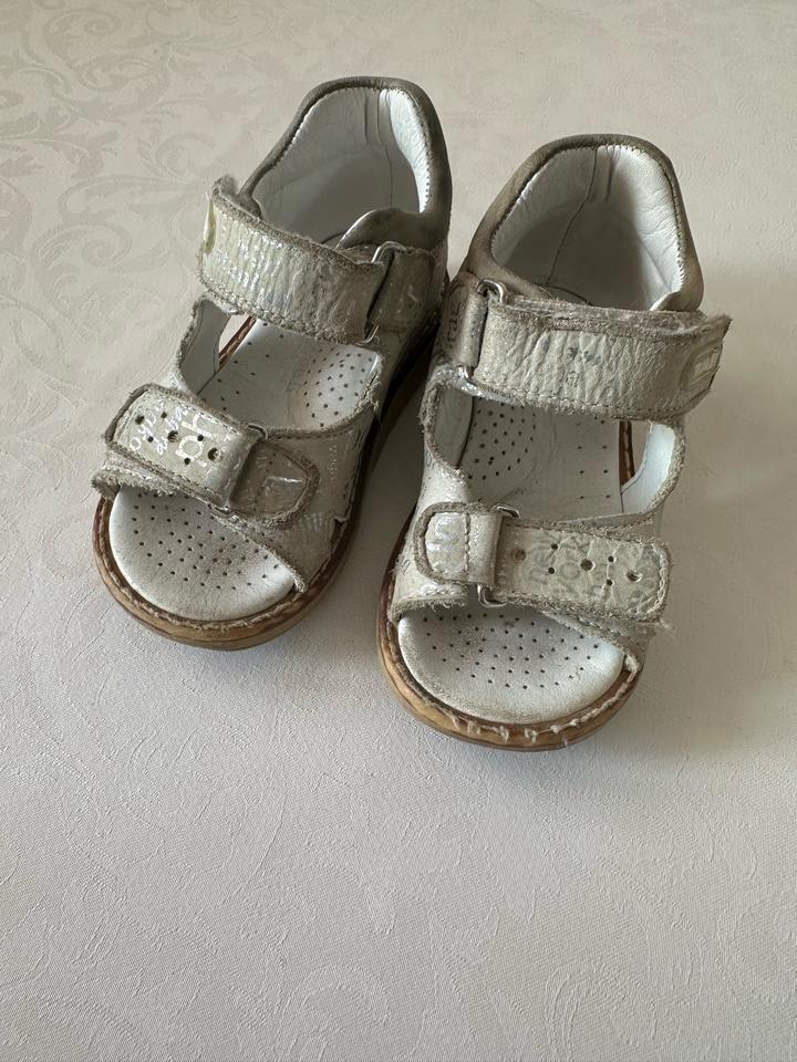 Сандали Tiflani