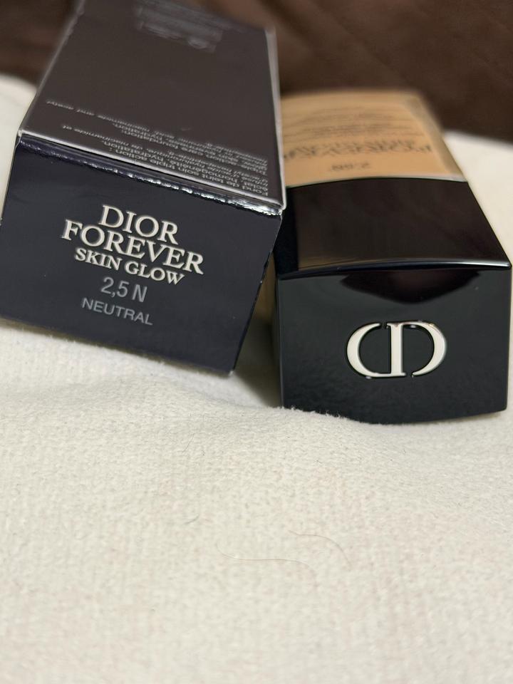 Dior Forever Skin Glow 2.5N ✨