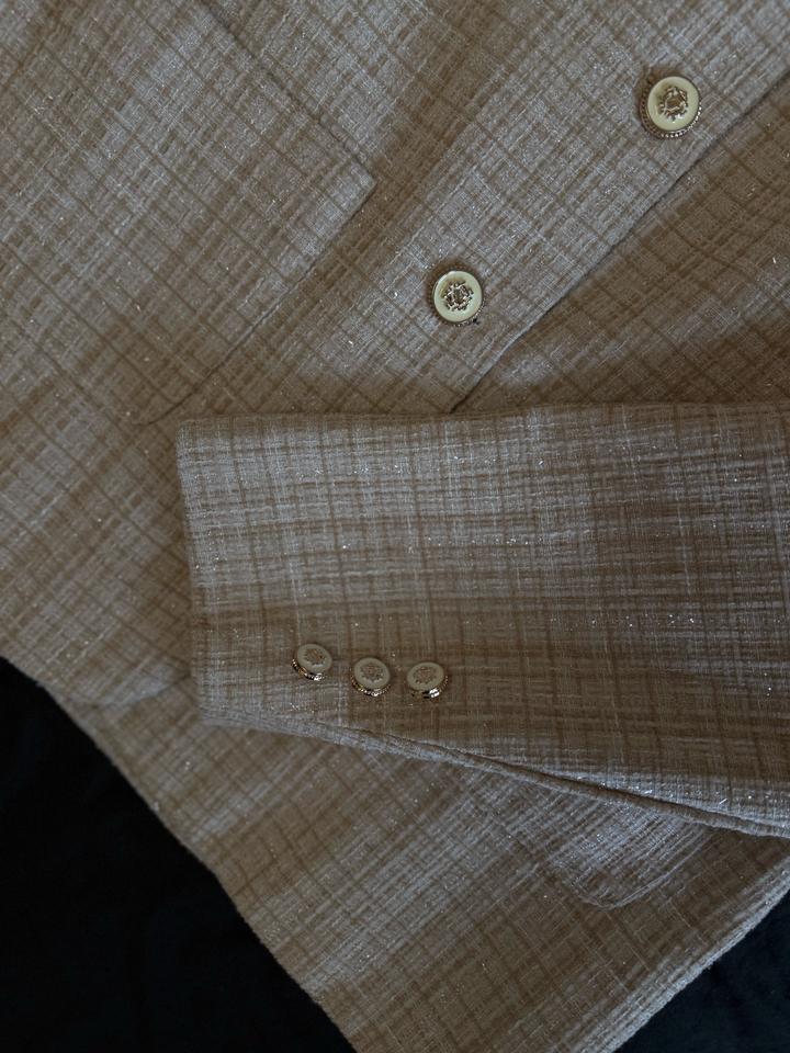 Бежевый женский пиджак