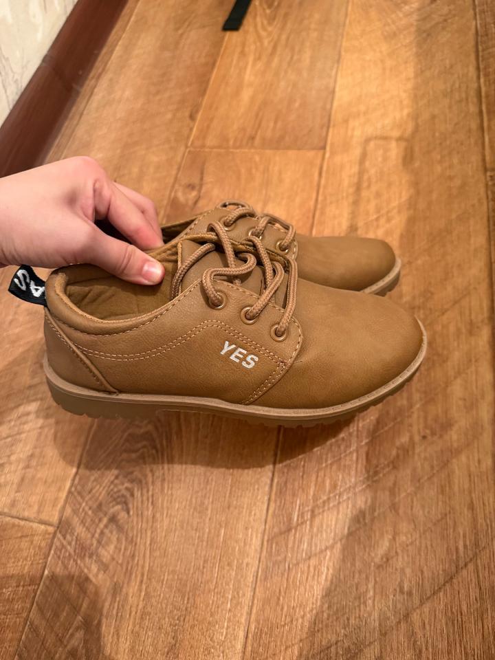 Бежевые кроссовки новые