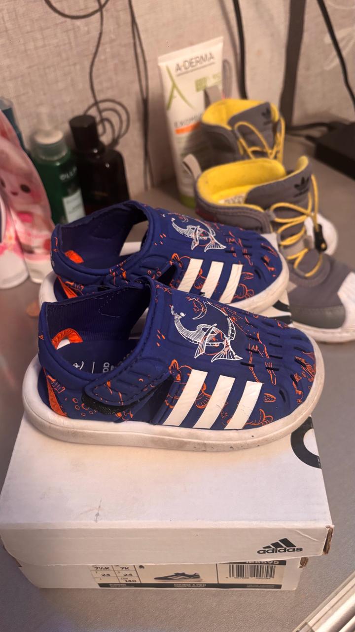 Adidas кроссовки