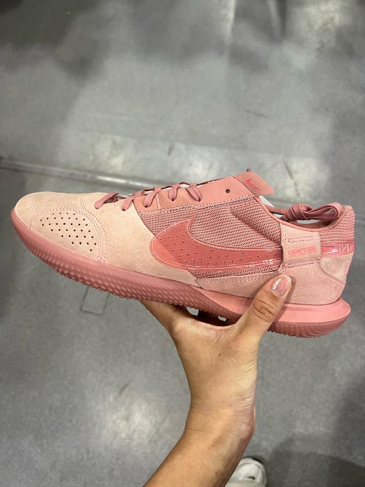 Кроссовки Nike