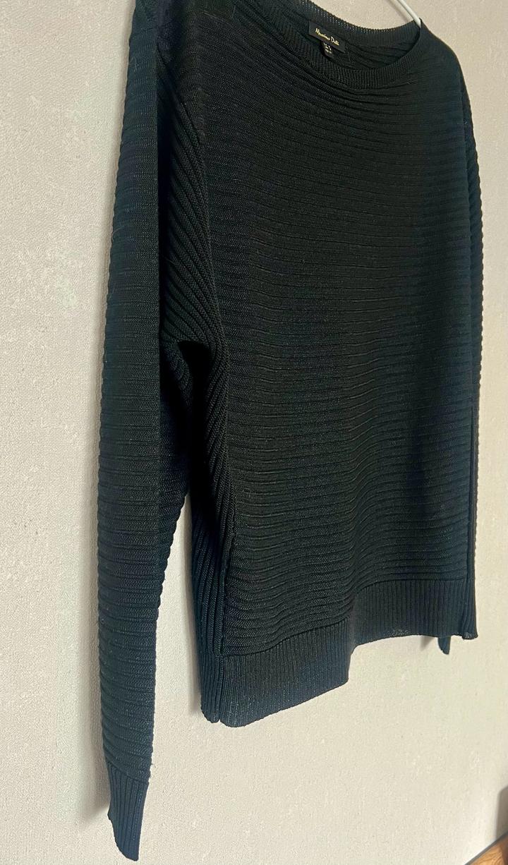 Черная кофта Massimo Dutti