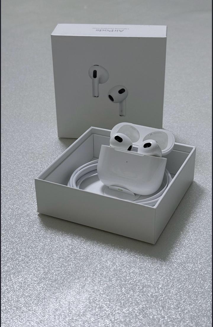 Apple AirPods 3 with MagSafe