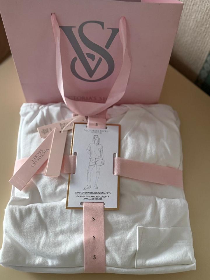 Двойка от Victoria’s Secret