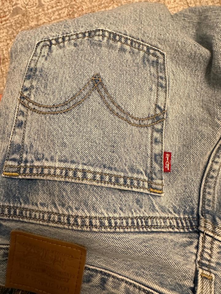 Levi’s джинсы