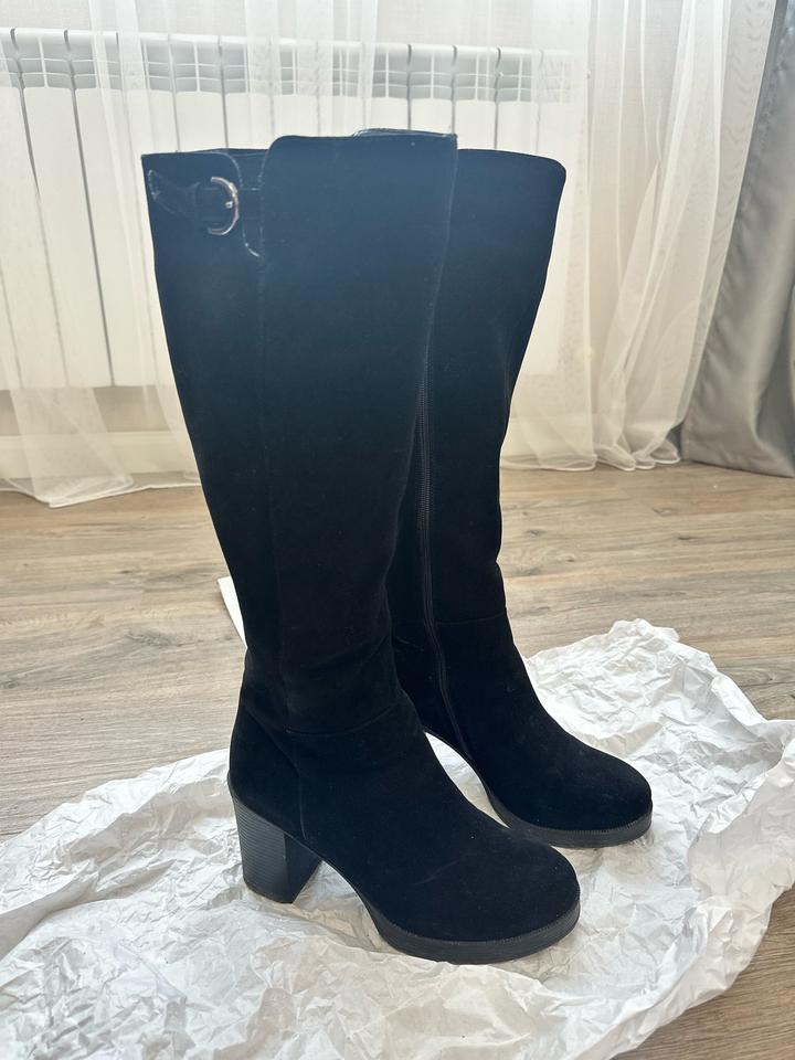 Зимние сапоги на каблуках