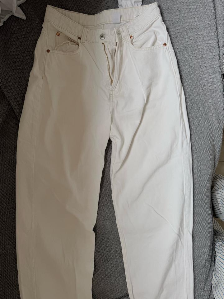 Белые джинсы h&m
