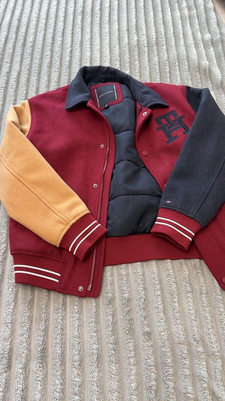 Бомбер Tommy Hilfiger