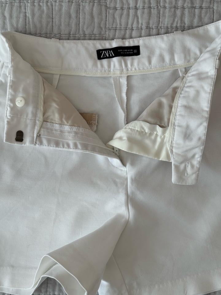 Белые шорты Zara