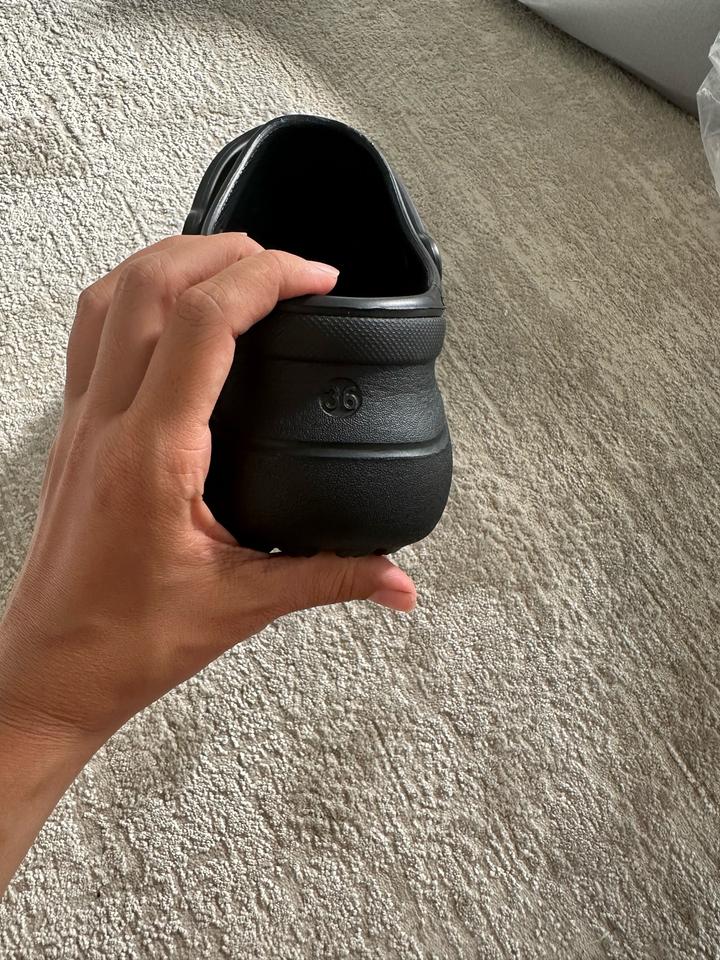 Новые Balenciaga x Crocs 36 размер.