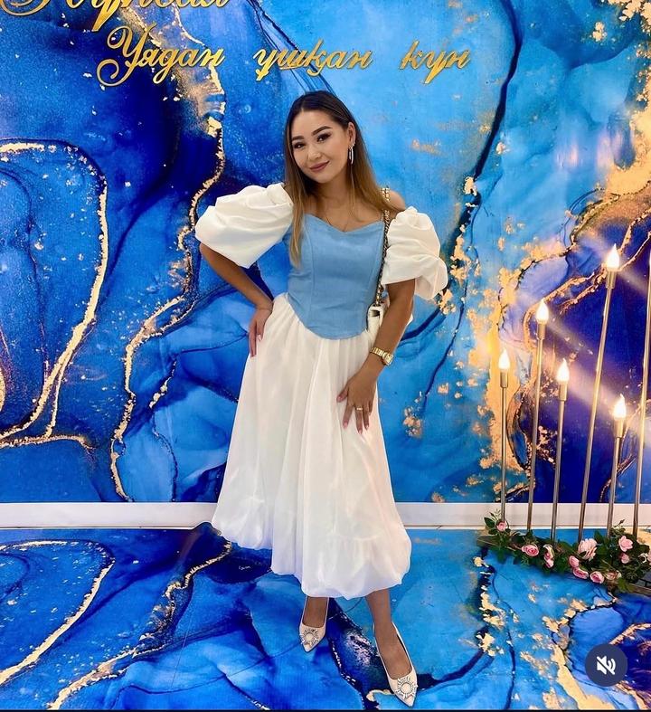 Продаю блузку с корсетом и балоновую юбку