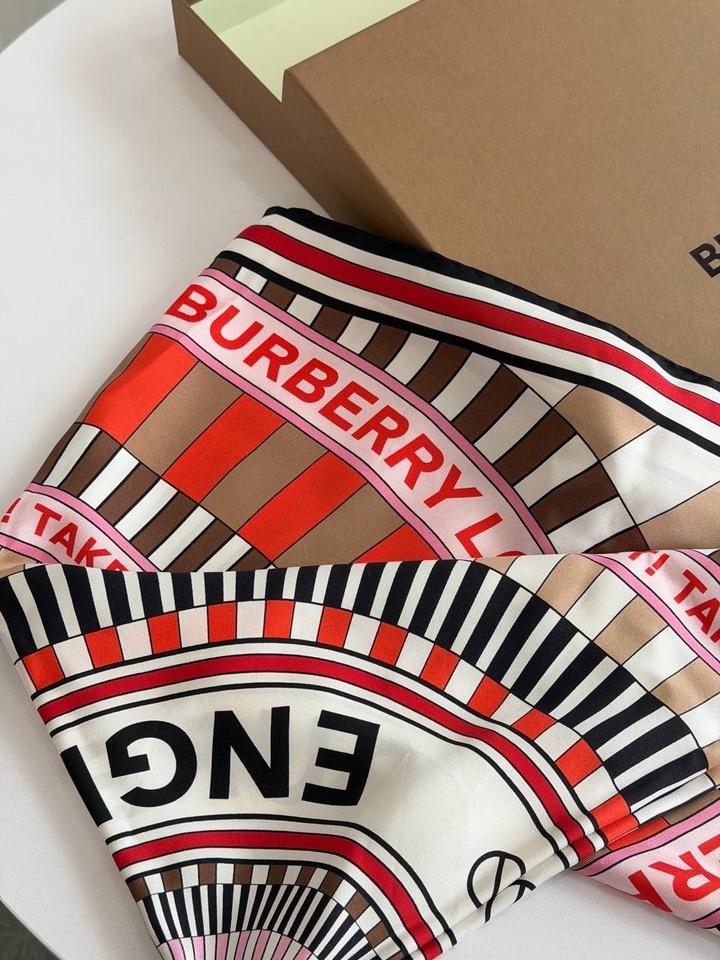 Платок Burberry