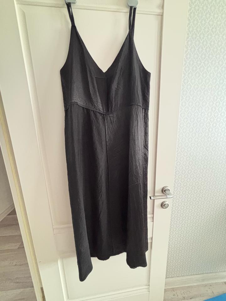 Черное платье Zara