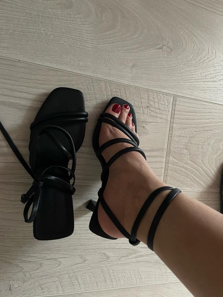 Босоножки Stradivarius