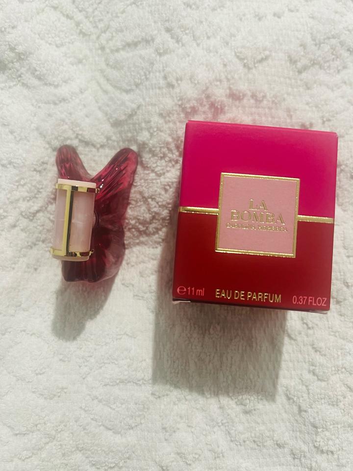 Парфюмерная вода La Bomba Eau de Parfum от Carolina Herrera. 11мл